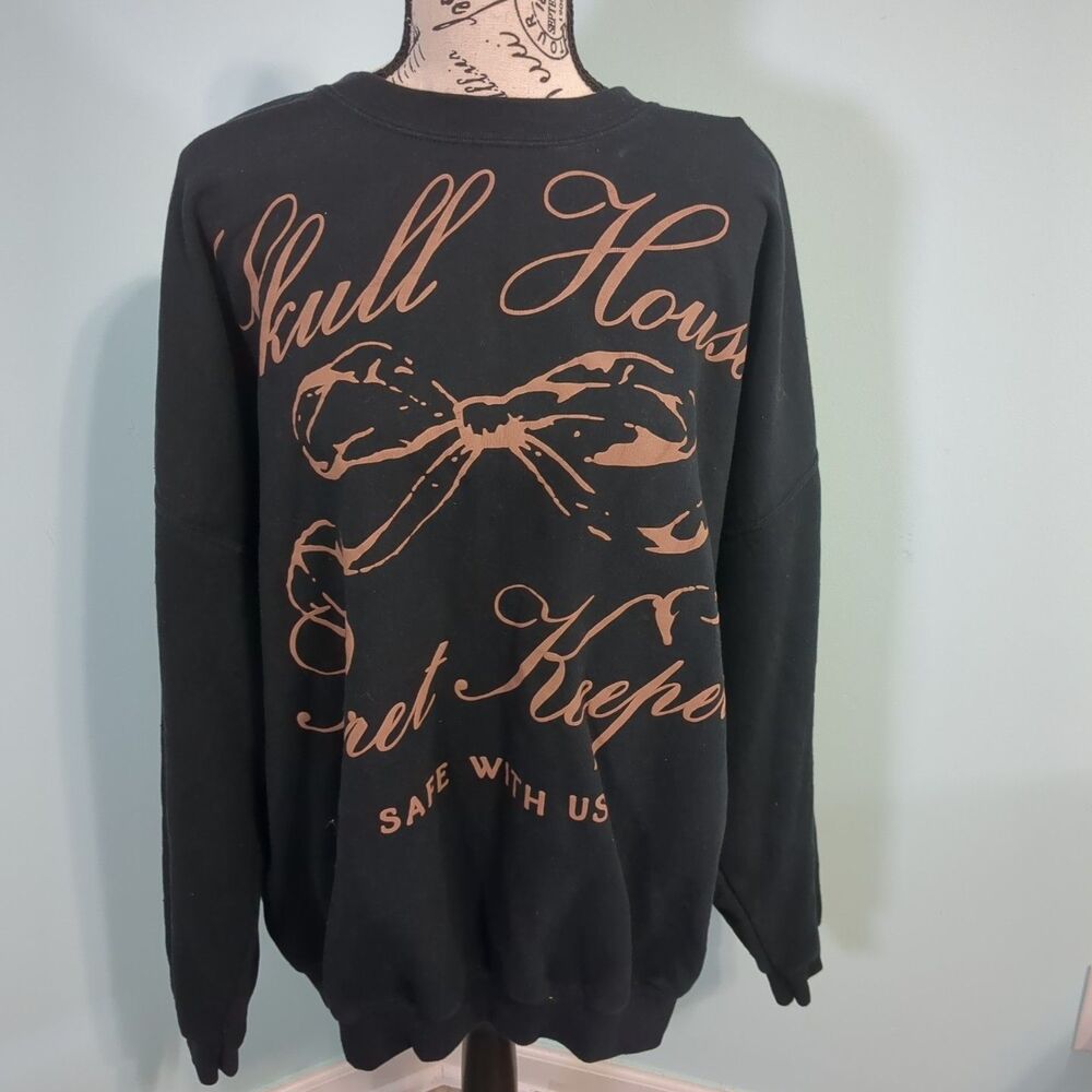 Skull house designs secret keeper safe with us bow sweatshirt extra large/2x